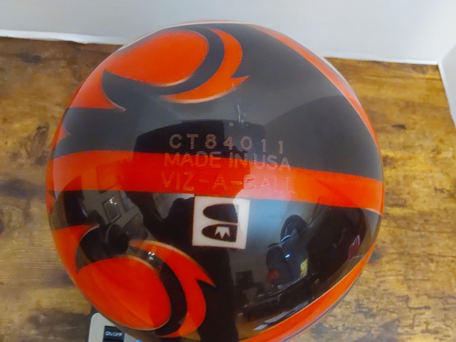 RARE NFL Cleveland BROWNS Bowling Ball Viz-A-Ball Brunswick Brand New Undrilled
