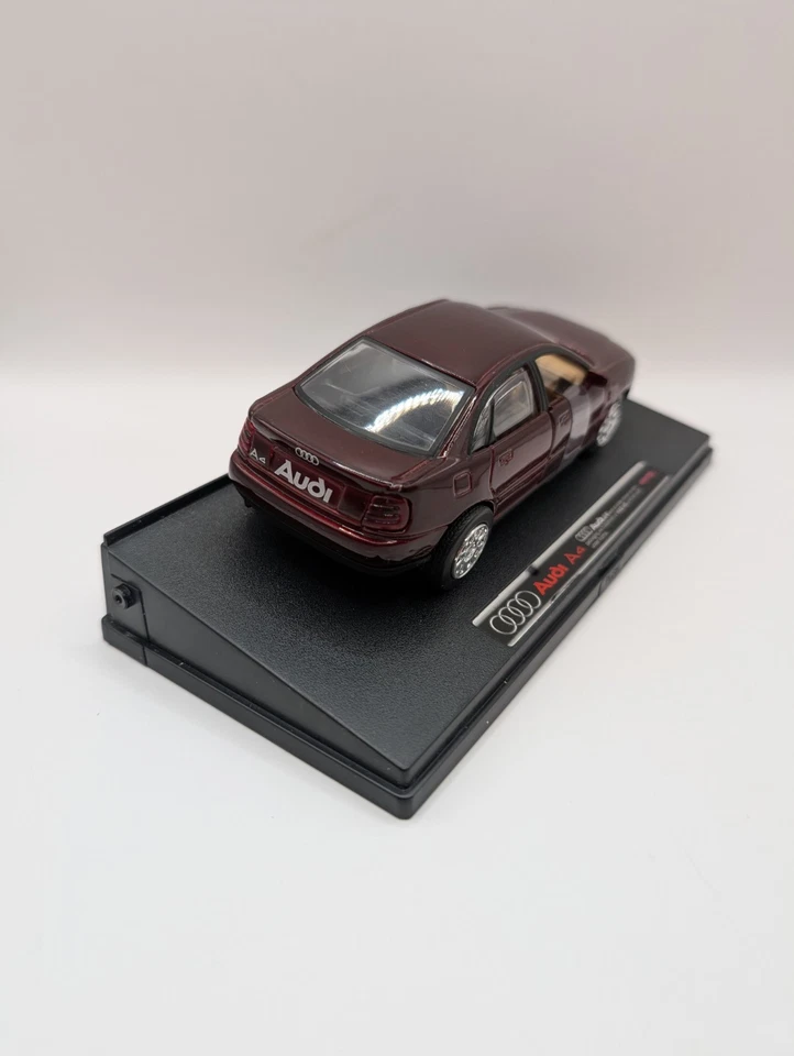 Nuevo-Ray Audi A4 Con Soporte Hecho en China 1999 Foto 4 de 4