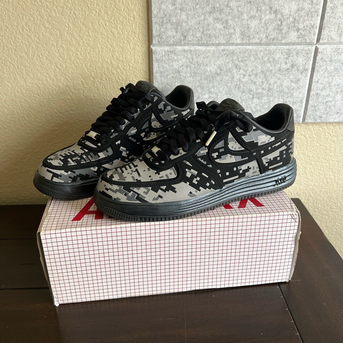 Nike Lunar Force 1 Low Digi NRG Camo Black Size 9 Rare 2012 577659-001 Nike Lunar Force 1 Digi Camo - Review + On Feet - YouTube main image 4