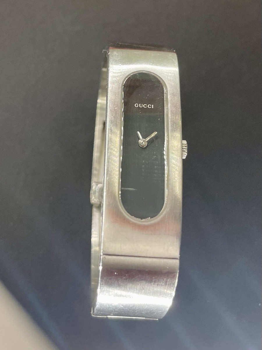 グッチ　GUCCI 2400S GUCCI 2400S Watch Bangle Ladies Quartz Black Dial Silver SS