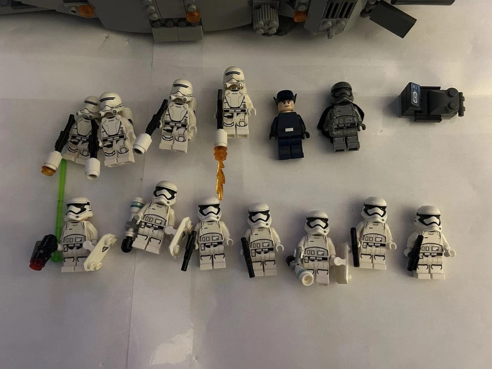 LEGO STARWARS TRANSPORTE DE PRIMER PEDIDO, Rey’s Speeder, Maz’s Cantina y más. Foto 4 de 4