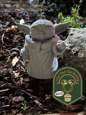 GROGU Mandalorian Star Wars Disney Garden Statue Flower Decor Outdoor Gift Yoda