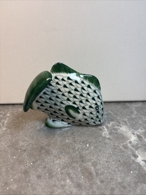 Andrea By Sadek Green & White Fishnet Herend Style Porcelain Fish Nautical Decor