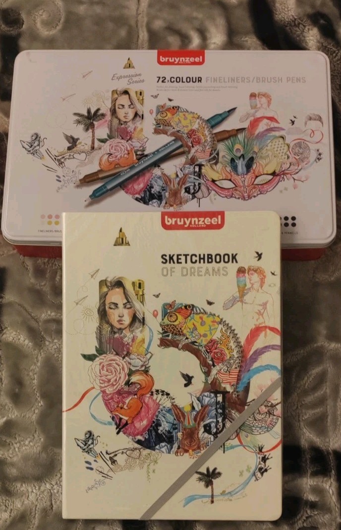 Bruynzeel Expression Series Fineliner Brush Pens Gift Tin of 72 with sketchbook
