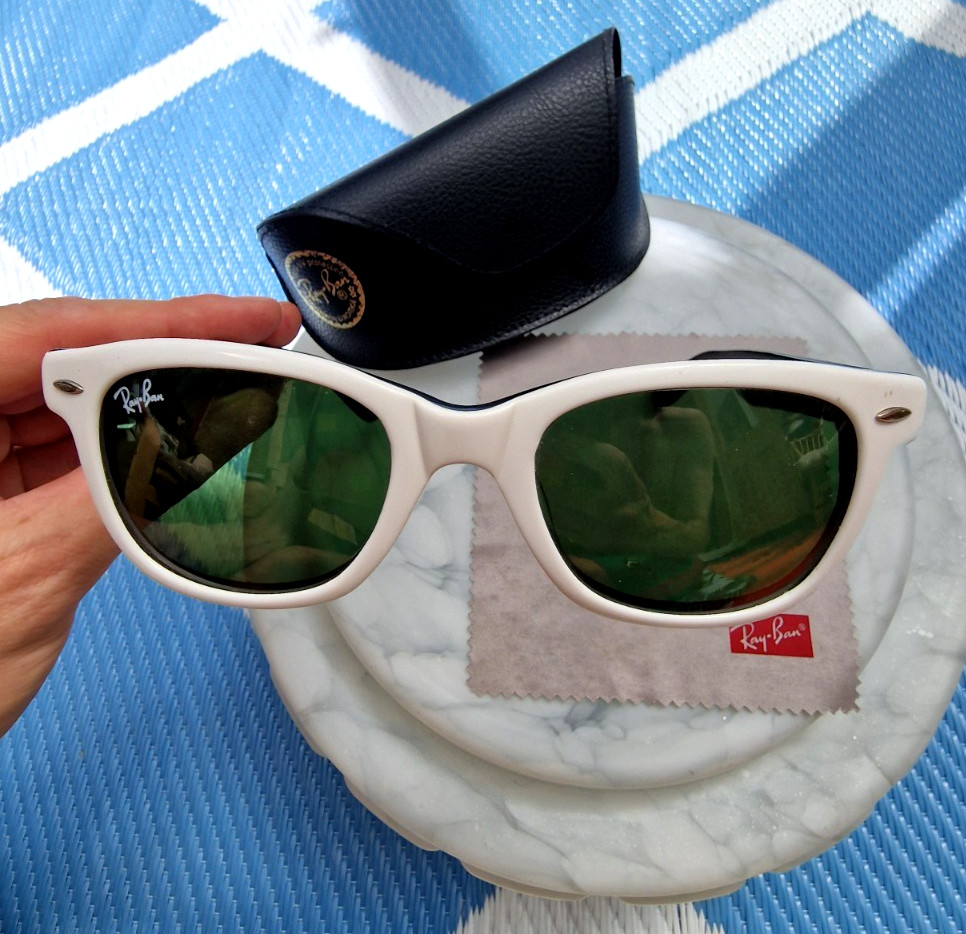 Ray Ban ' RB2140 Wayfarer ' Polished White/Black Retro Sunglasses Italy ***RARE