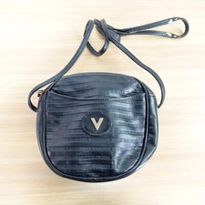 VTG VALENTINO Purse Leather Black Crossbody Small V Logo Sling MARIO VALENTINO
