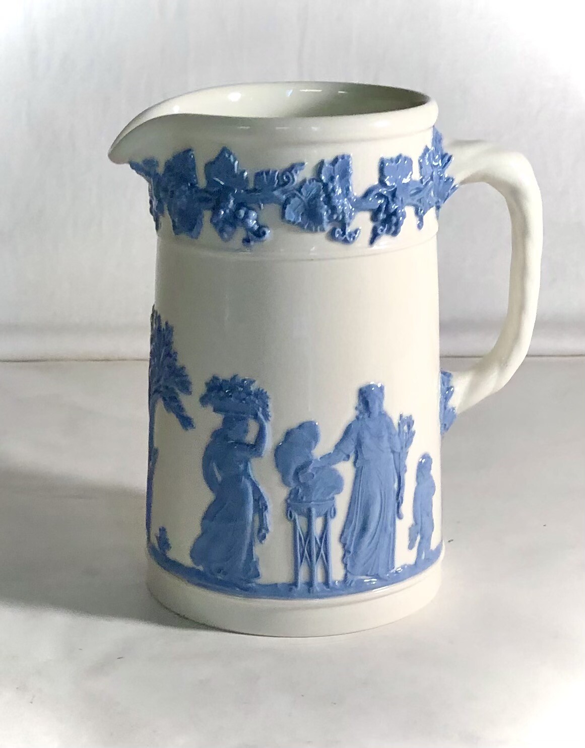 Wedgwood Queensware Lavender On Cream Plain Edge 4 3/8" 8 oz. Jug eBay