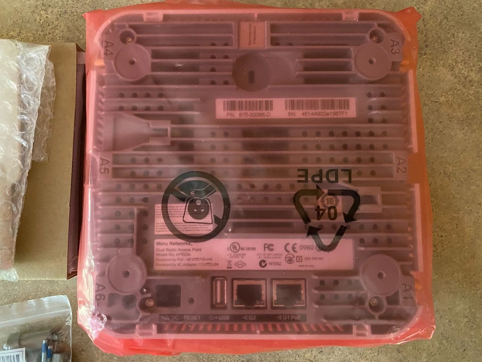 MERU NETWORKS AP822E DUAL RADIO POE WIRELESS ACCESS POINT W/ ACCESSORIES VT-29 - Image 3 of 4