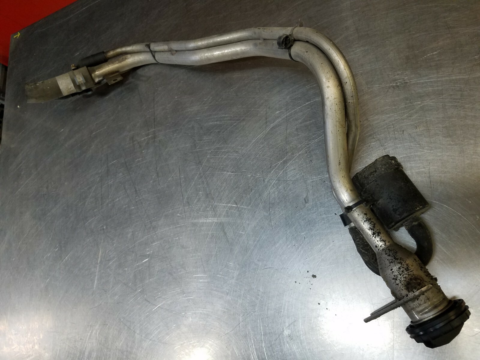 OEM JAGUAR XJ XJ8 2008 06 07 08 09 FUEL TANK FILLER NECK GAS TUBE ASSEMBLY 4T eBay