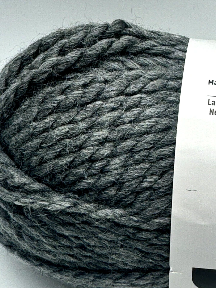 Charisma Loops & Threads CHARCOAL Dark Grey Yarn Acrylic Lot 1053 3.5 oz 109 yds - Image 2 of 4