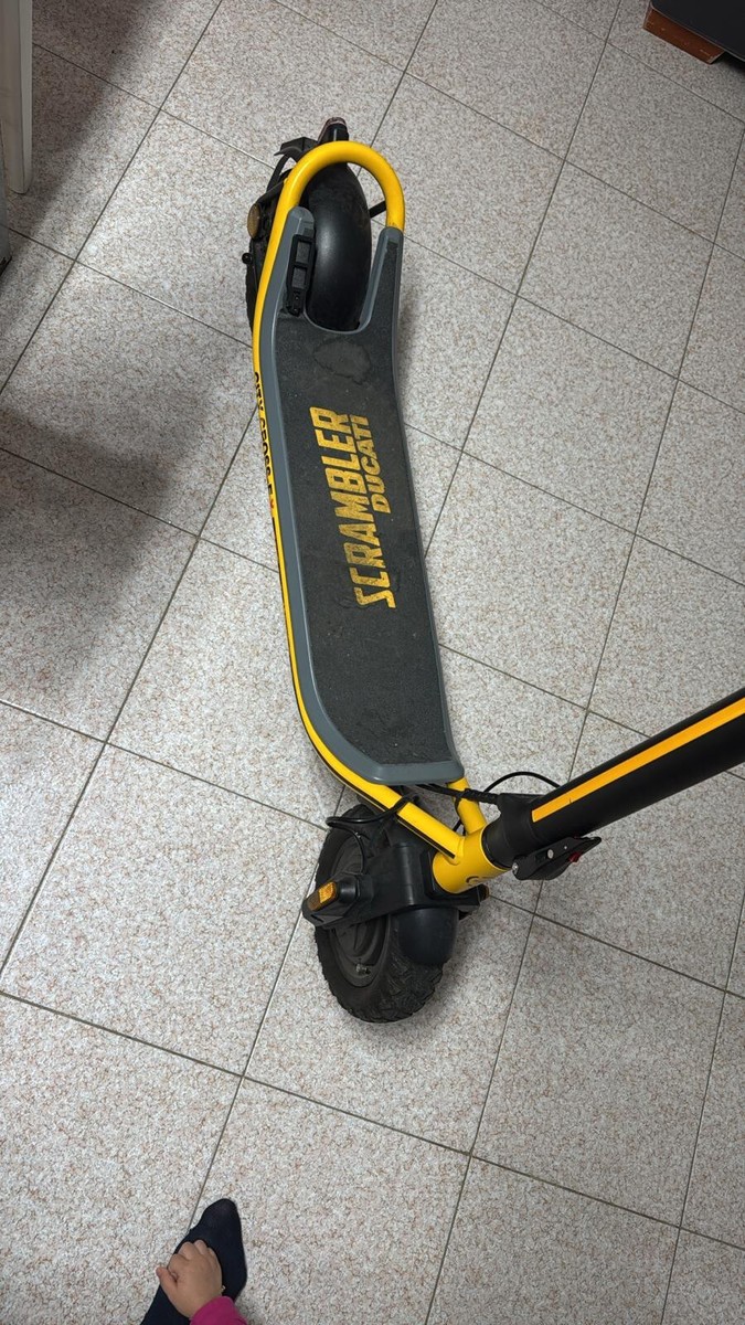 Ducati Cross-E 500W Monopattino Elettrico Nero/Giallo