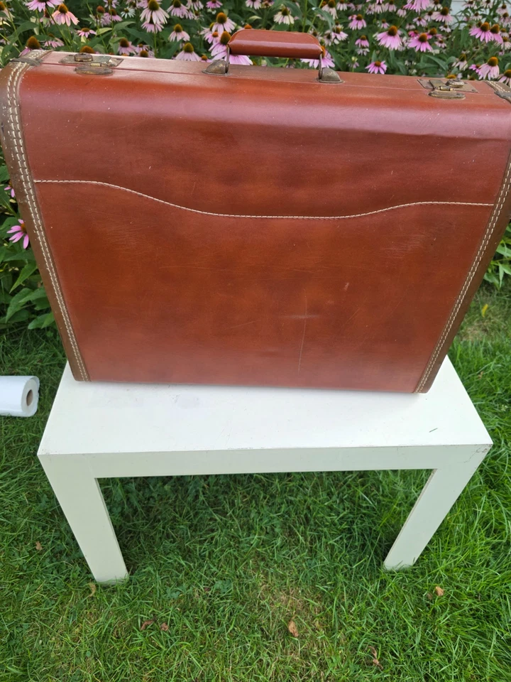 Maleta/Equipaje De Colección 24" Cuero Años 50 Carcasa Rígida Color Carmelo 24"x18"x7~~ Sin Llave Foto 2 de 4