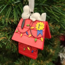 Peanuts SNOOPY on Light Adornment Doghouse Christmas Tree Ornament No Box