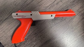 Original 1985 Orange Nintendo NES Zapper Duck Hunt Gun NES-005 OEM Light Gun