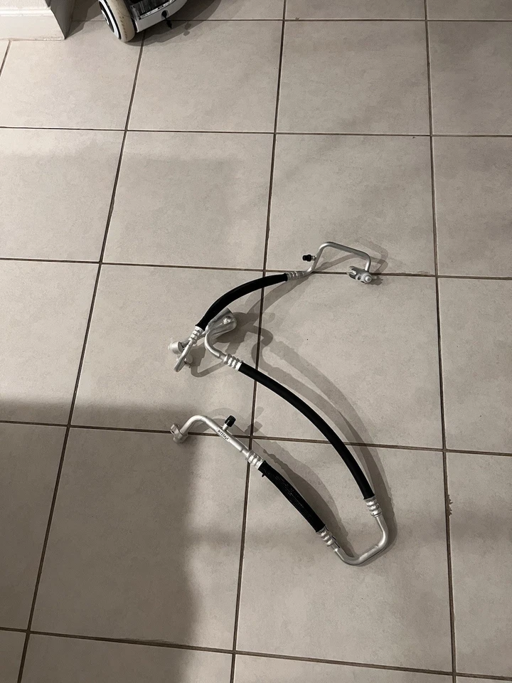 Kit manguera aire acondicionado Cadillac XT4 2020  Foto 2 de 4