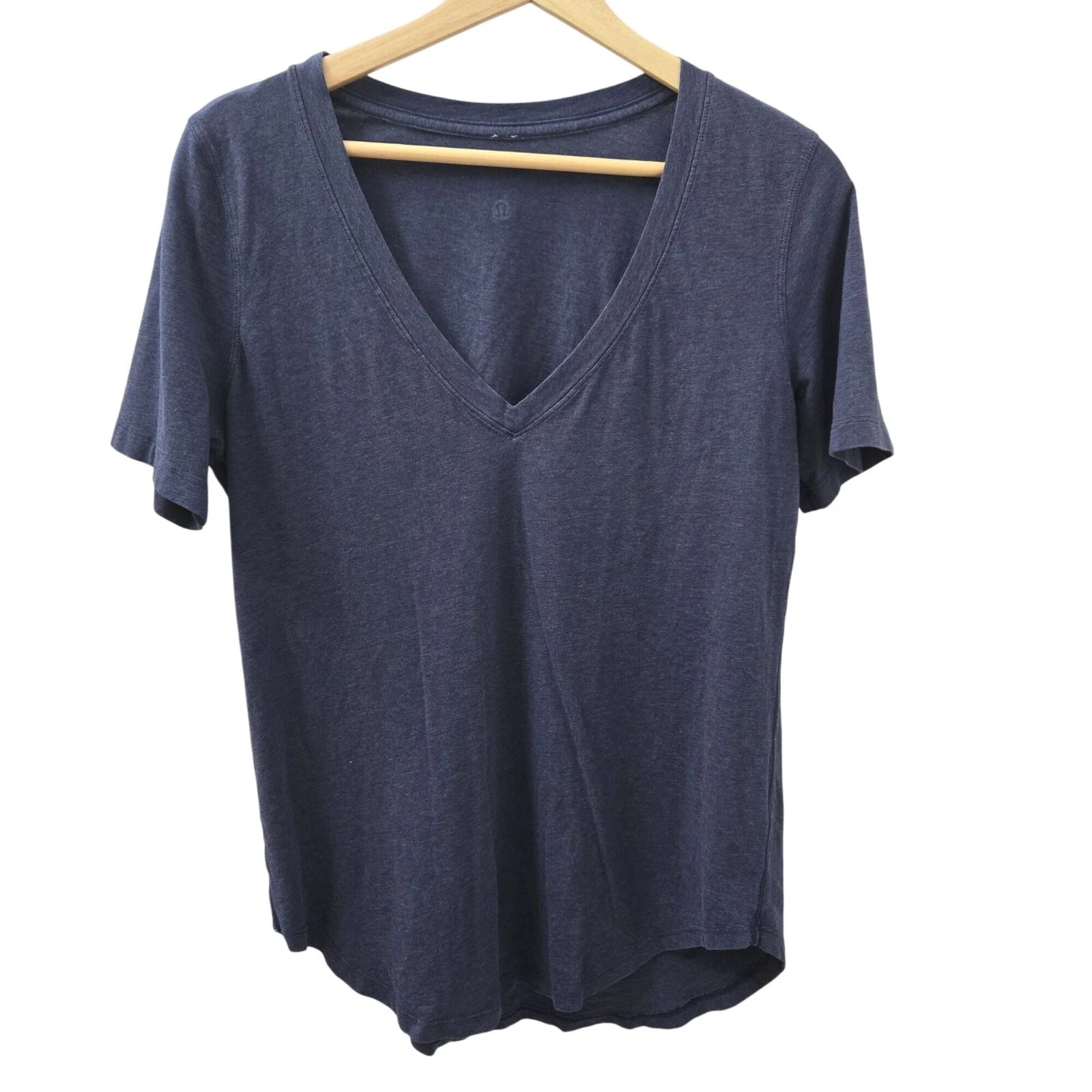 lululemon v-neck lightweight athletic athleisure scoop hem shirt