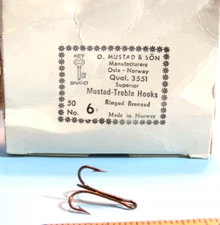 Vintage O Mustad & Son  3551 Treble Hooks SZ 6 Ringed & Bronzed   New