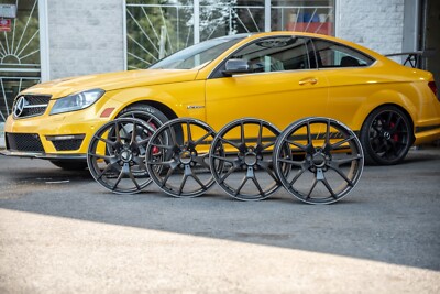 Mercedes C63 AMG 19