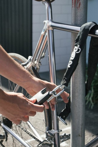 Knog Straight Jacket Skinny Chain Lock, Hardened Steel, 31.5" with 2 Keys, Bike - Picture 5 of 9