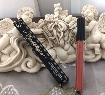 KAT VON D HYPERLIGHT LIQUID LIPSTICK - MOONFLOWER #28 - NEW IN BOX - 0.10