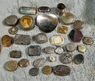 Huge Bundle Vintage Pill Boxes Trinket Boxes Costume Jewellery Mixed Metal...