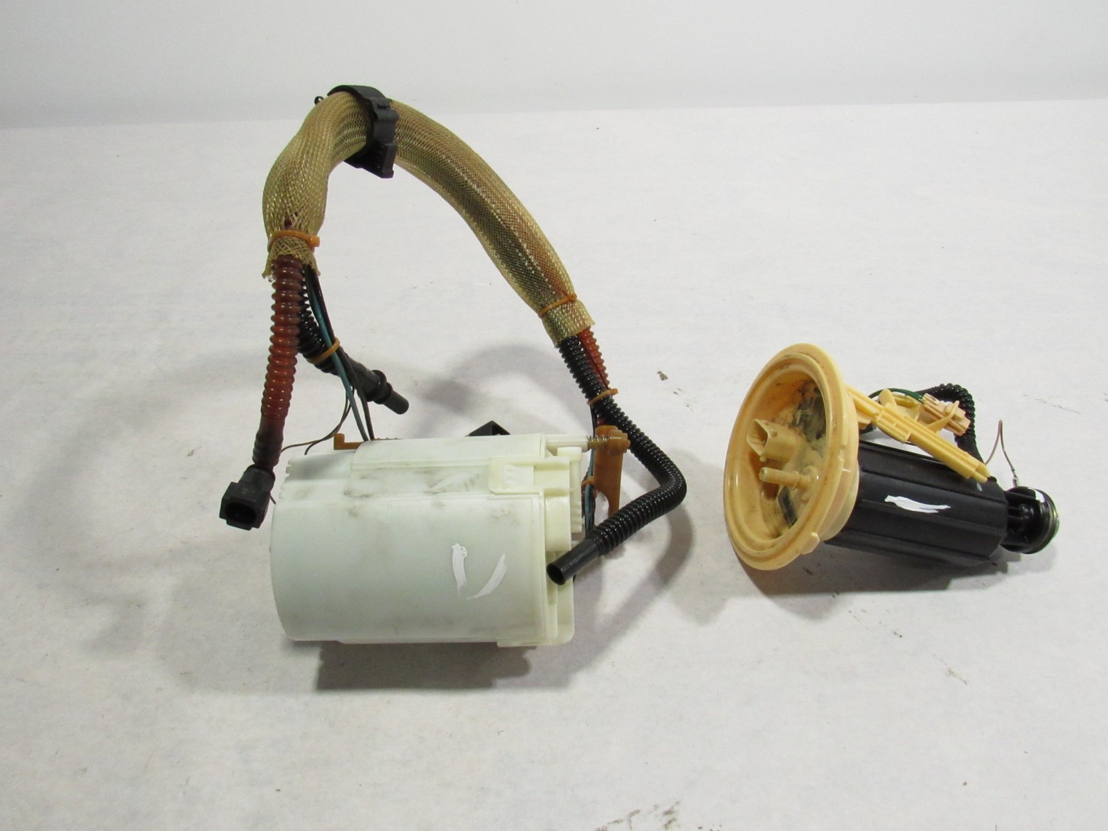 15-19 Ferrari 488 Spider 2017 Left Driver Fuel Gas Pump Level Sender Set ;@2