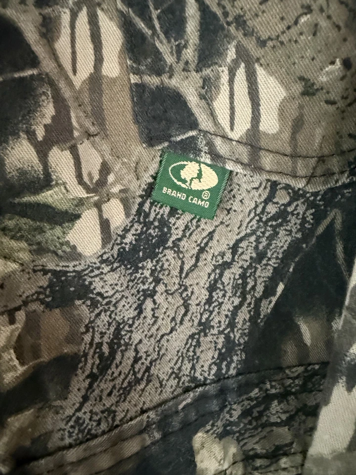 Monos camuflados a presión Mossy Oak Break Up grandes de caza hechos en EE. UU.  Foto 4 de 4