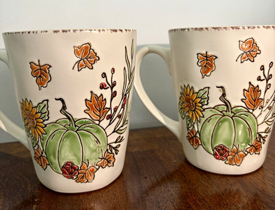 Eli + Ana ''Saddlebrook Farm'' Herbstgrün Kürbis Tassen (2er Set) Neu mit Etikett