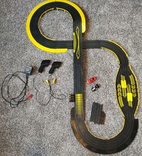 Tyco Race  Chase 6214 Slot Racing Racetrack Set Police Car and Ferrari - READ 