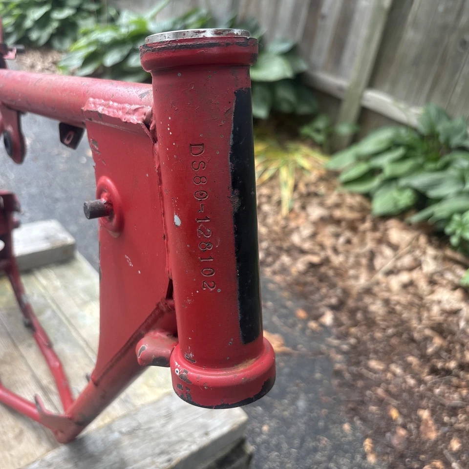 1980 ? Cuadro chasis principal Suzuki DS80 DS 80 antiguo vintage OEM Foto 2 de 4