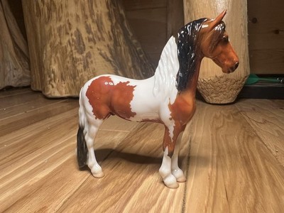 Breyer Horse 2022 Deluxe Collector Club Ellington Glossy Bay Pinto Friesian