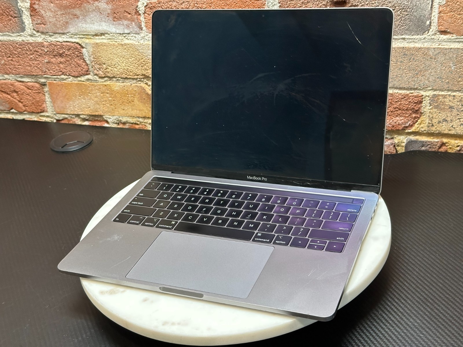 Apple MacBook Pro 13 2018 2.3GHz 8GB RAM 512GB SSD - Broke LCD Frame Wear. Available Now for $59.99