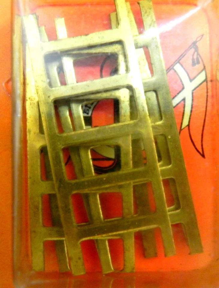 Scala 18 X 45 MM Ottone - Billing Boats Pt.744 - Pkt.5 - Immagine 3 di 4