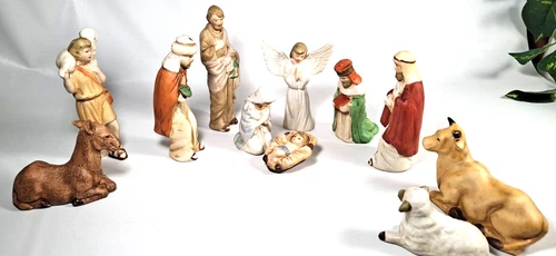 Vintage Christmas Nativity Set Figures.