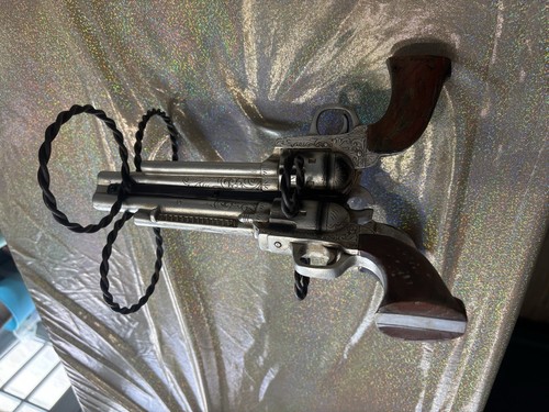 Western Cowboy Triple Six Shooter Gun Pistolen Revolver 3 Schlitze Weinhalter - Bild 5 von 7