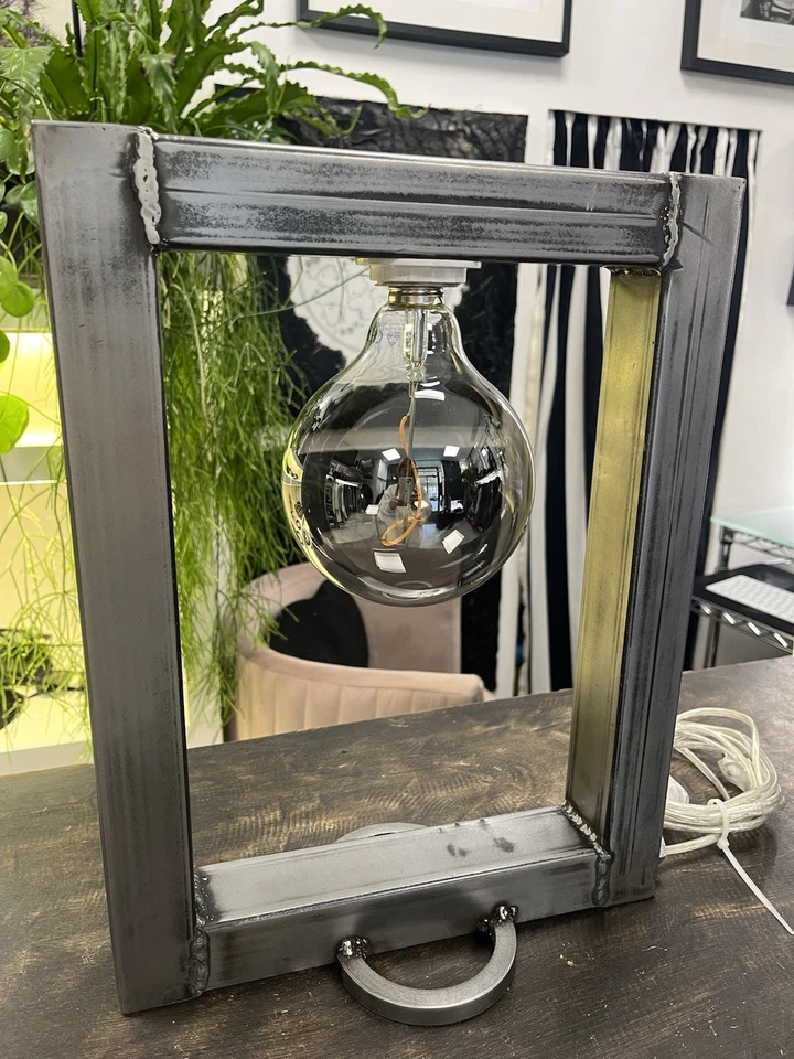 Lampada  da tavolo Desing  Artigianale ANW - Immagine 2 di 4