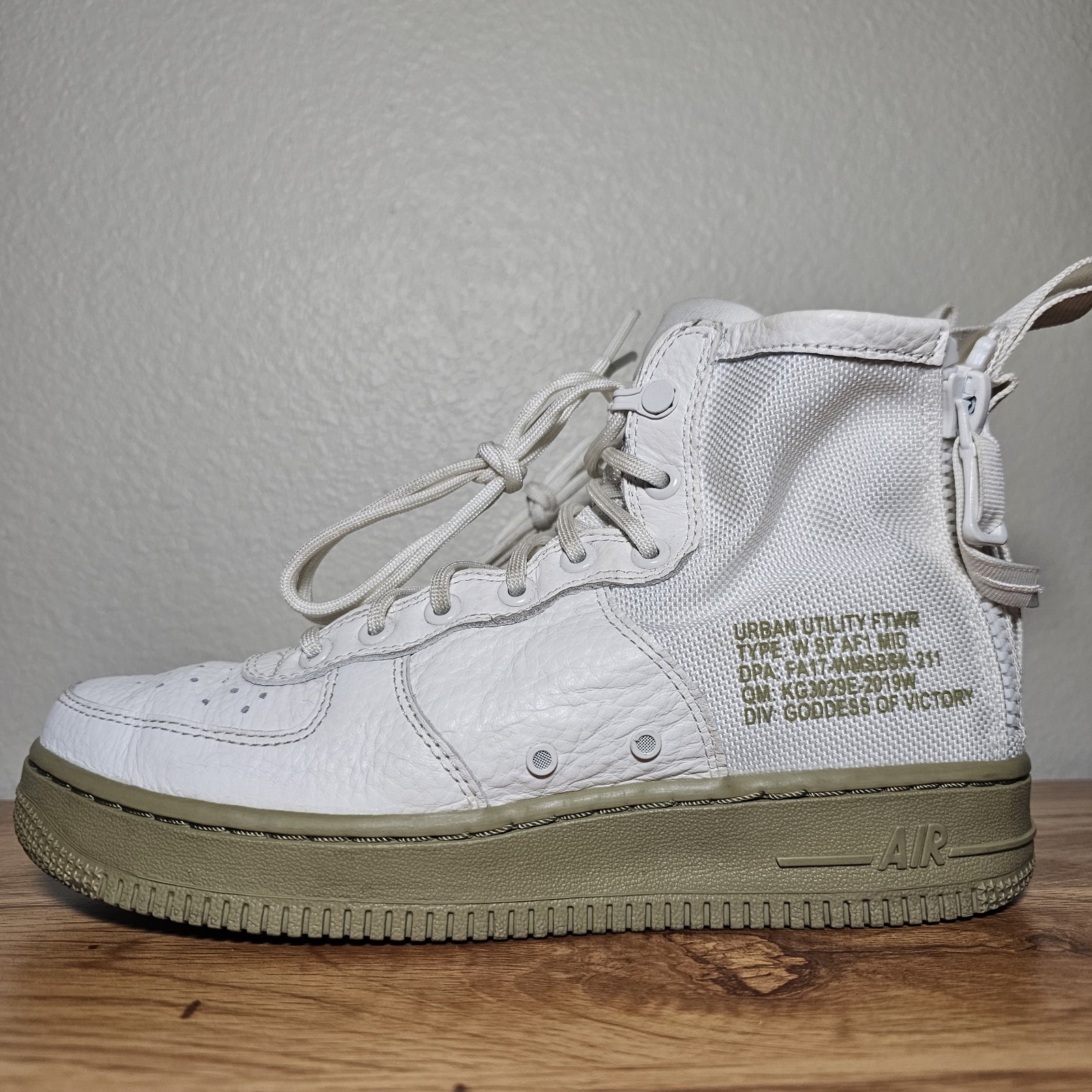 Nike Air Force 1 SF Mid Womens 7.5 Olive Ivory Urban Utility Footwear AA3966-100 thumbnail 2