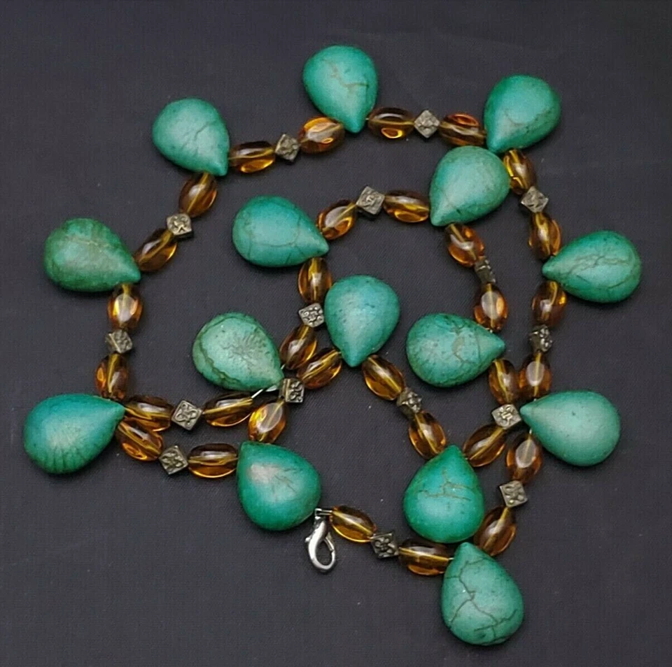 Green Gemstone Amber Glass Beaded Necklace Teardrop Handcrafted Silver Tone - Image 3 of 4