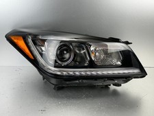 2015-2017 Hyundai Genesis G80 Right Passenger Xenon Headlight OEM 92102-B1170