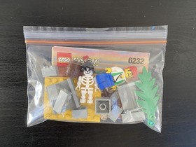 Lego 6232 Skeleton Crew - With Instructions - Missing 2 coins