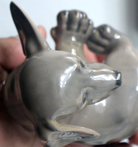 Vintage DENMARK Royal Copenhagen Porcelain Dog Figurine 1407 - Picture 6 of 13