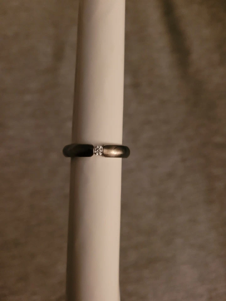 ЖЕНСКОЕ ТИТАНОВОЕ ОБРУЧАЛЬНОЕ КОЛЬЦО TRITON С БРИЛЛИАНТОМ - Изображение 2 из 4