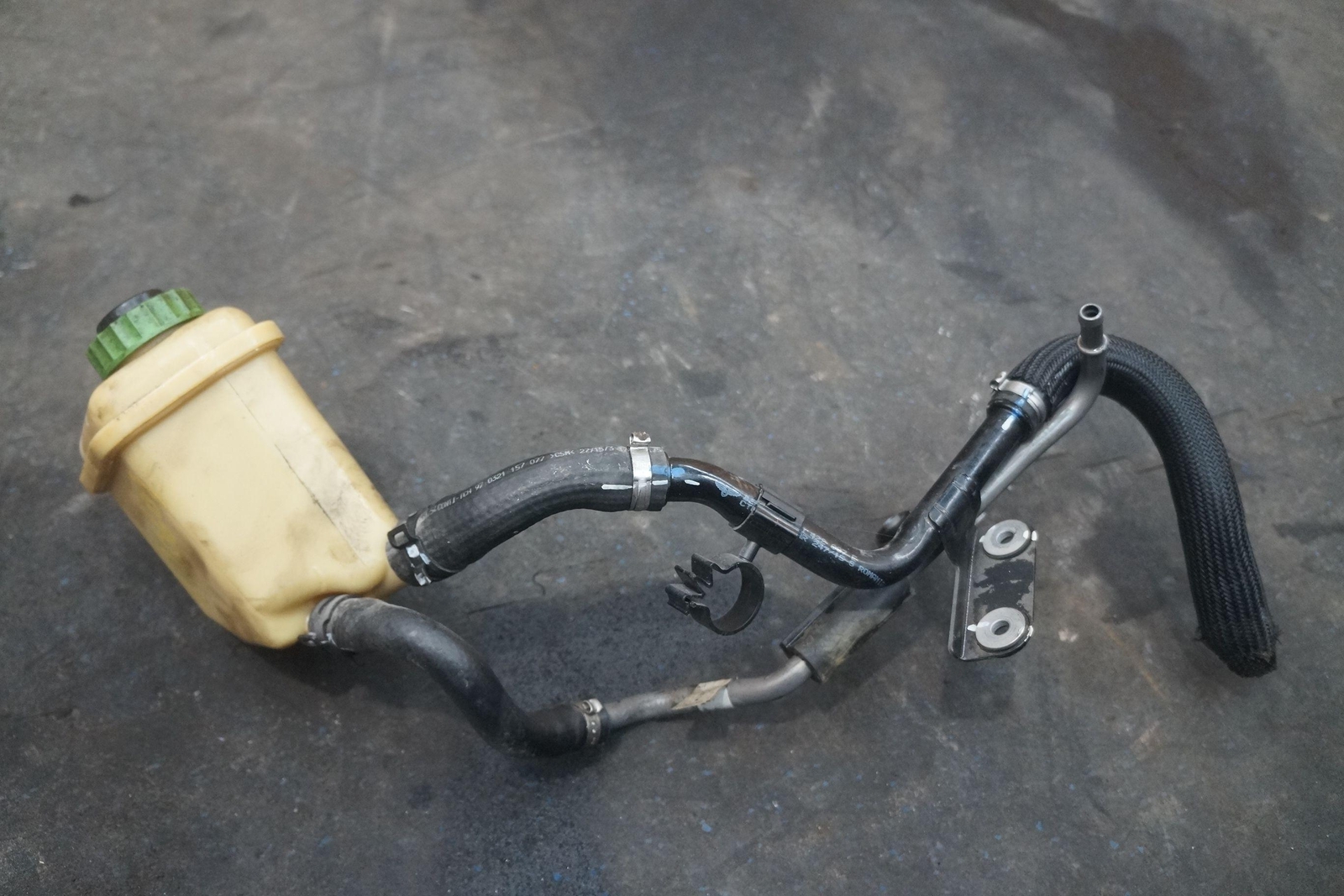 Power Steering Reservoir Tank Pipe 7L5422371 OEM Bentley Continental GTC 2016