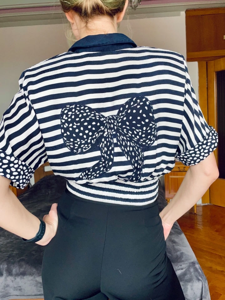 Blusa envolvente de seda vintage - rayas blancas y negras - diseño Louis Feraud Foto 3 de 4