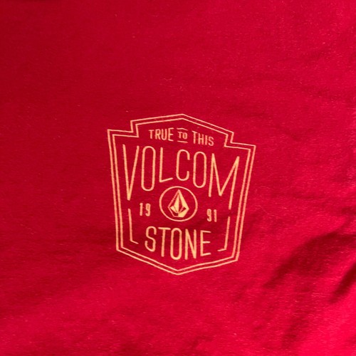 Volcom Mens Shirt Medium Red Skater Logo Tee T Casual Sports Cotton Modern Top - Picture 2 of 7