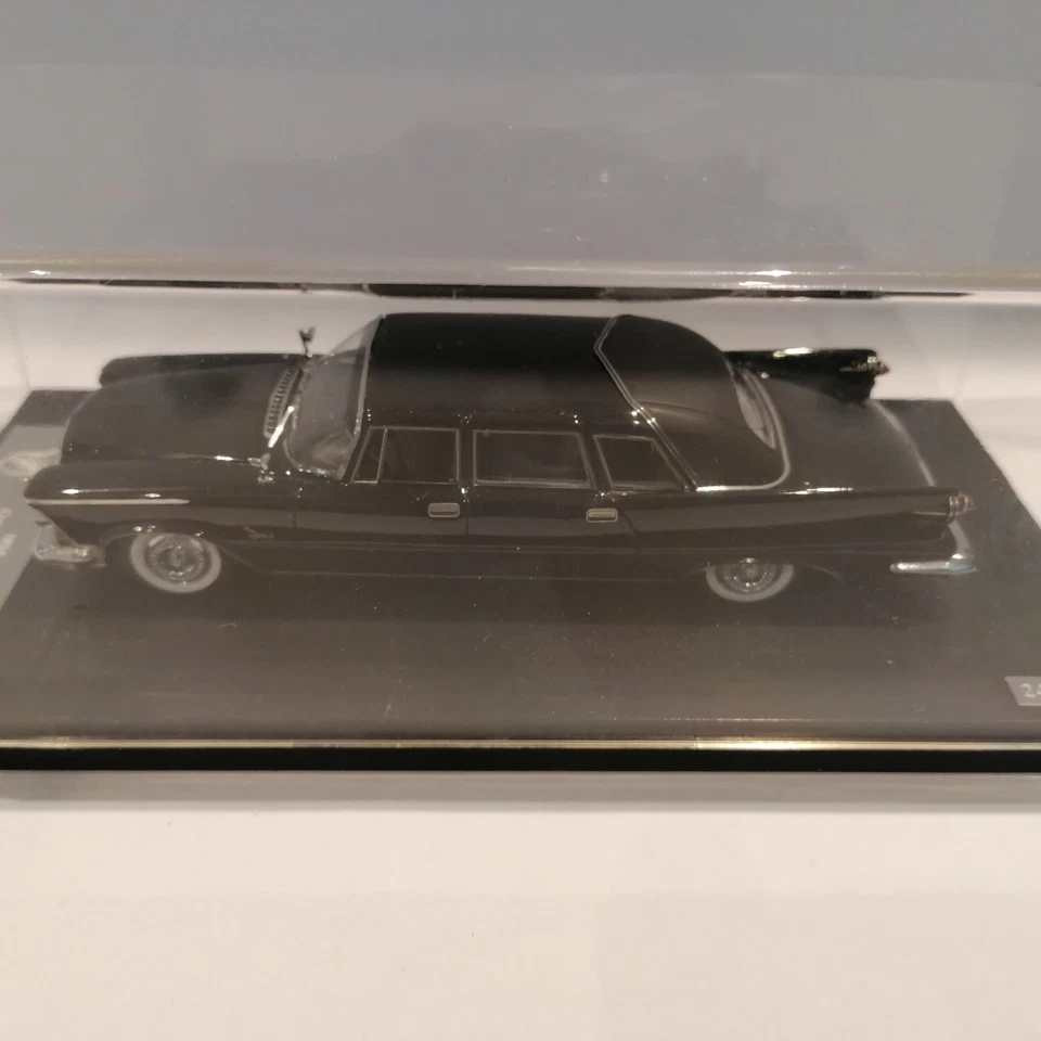 Modelos GLM 1:43 1958 Crown Imperial Limousine de Ghia con estuche edición limitada Foto 3 de 4