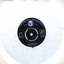 CHET ATKINS - BOO BOO STICK BEAT 7" 45 - IN EXCELLENT CONDITION - AUS RESSING