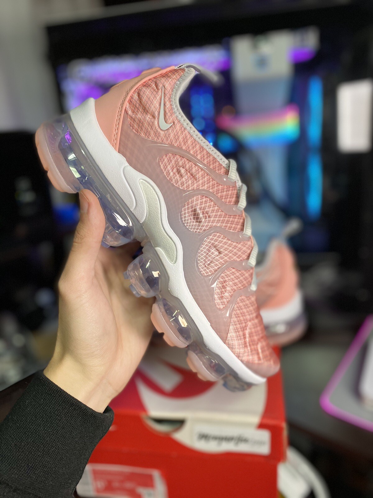 bleached coral vapormax plus