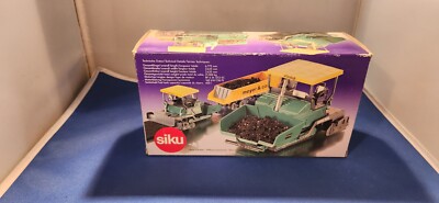 Siku Super 3131 Vogele 1900 Road Paver 1:55 Green Gemany w/Box | eBay