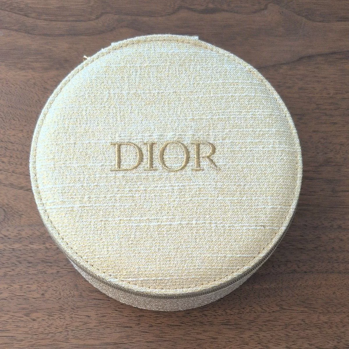 Christian Dior nouveauté pochette vanité vacances occasion sans boite extérieure boite à bijoux